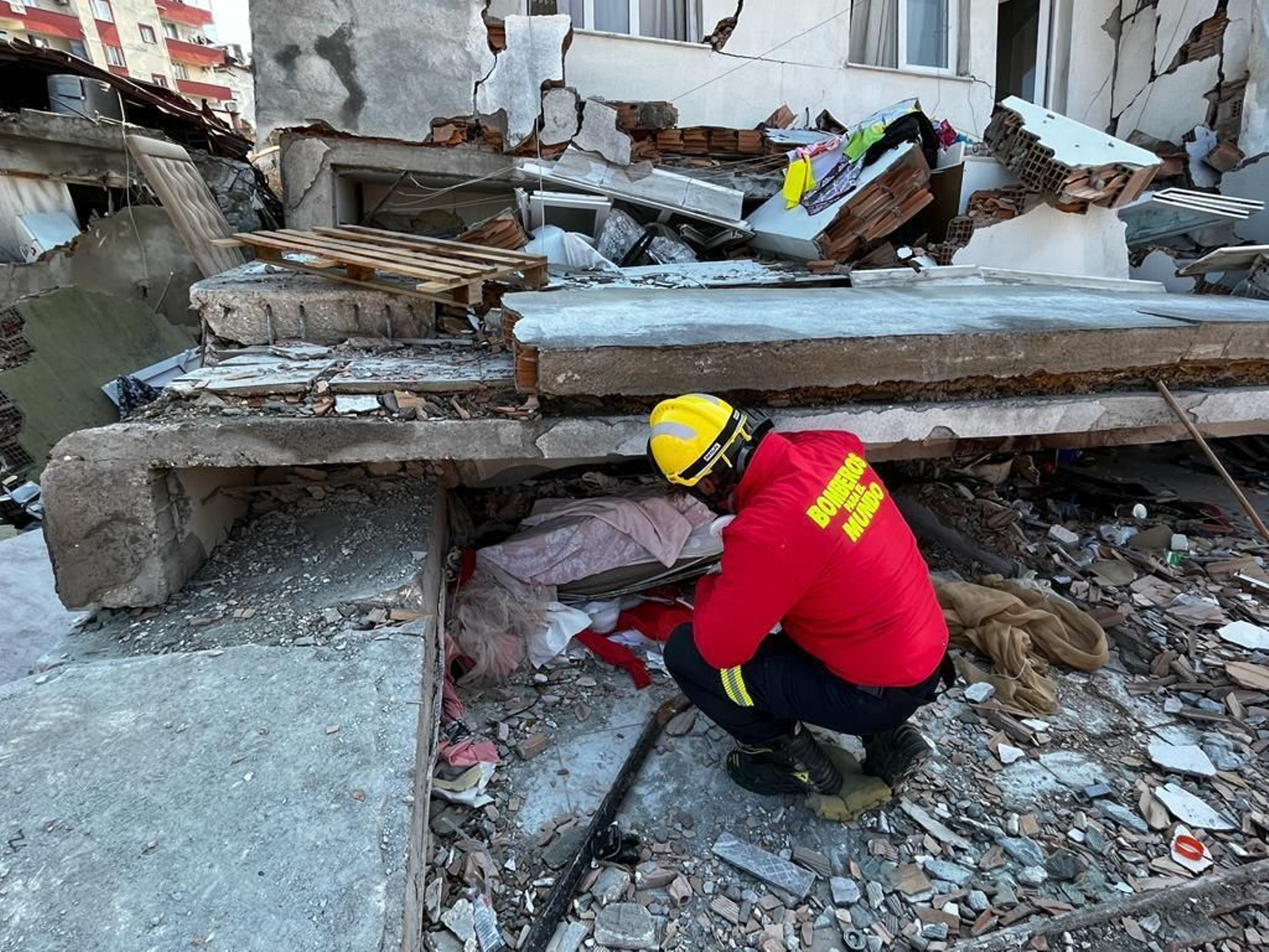 Los profesionales del colectivos Bomberos del Mundo desplazados a Turquía.
