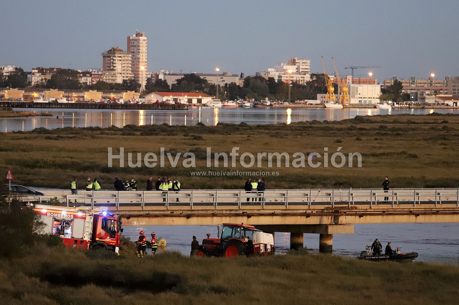 Encuentran los cuerpos de Enrique y Paqui en el acceso al espigón de Huelva, en imágenes