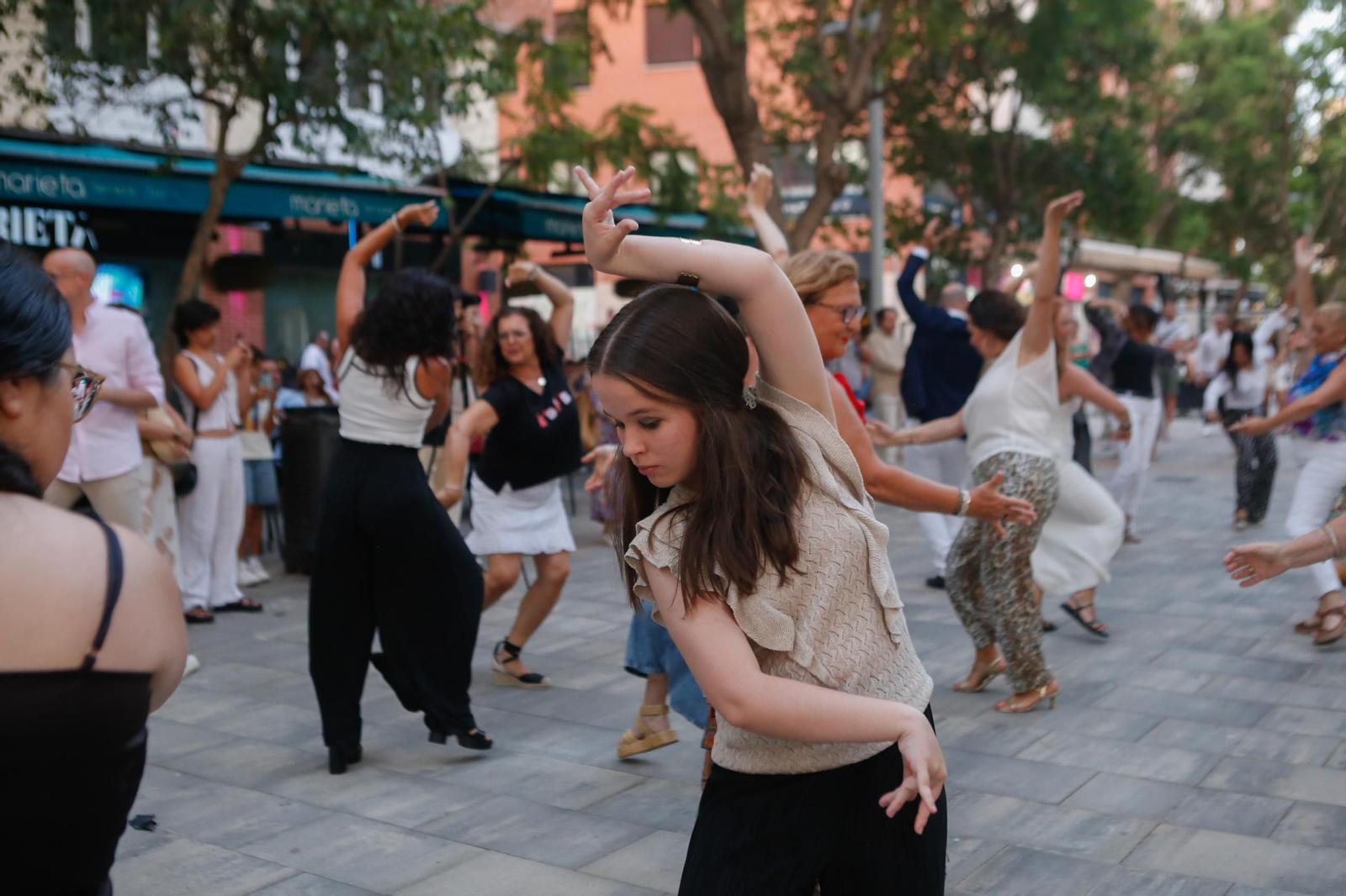 Fotos del flashmob de baile flamenco de Mercedes Alcalá y David Lozano