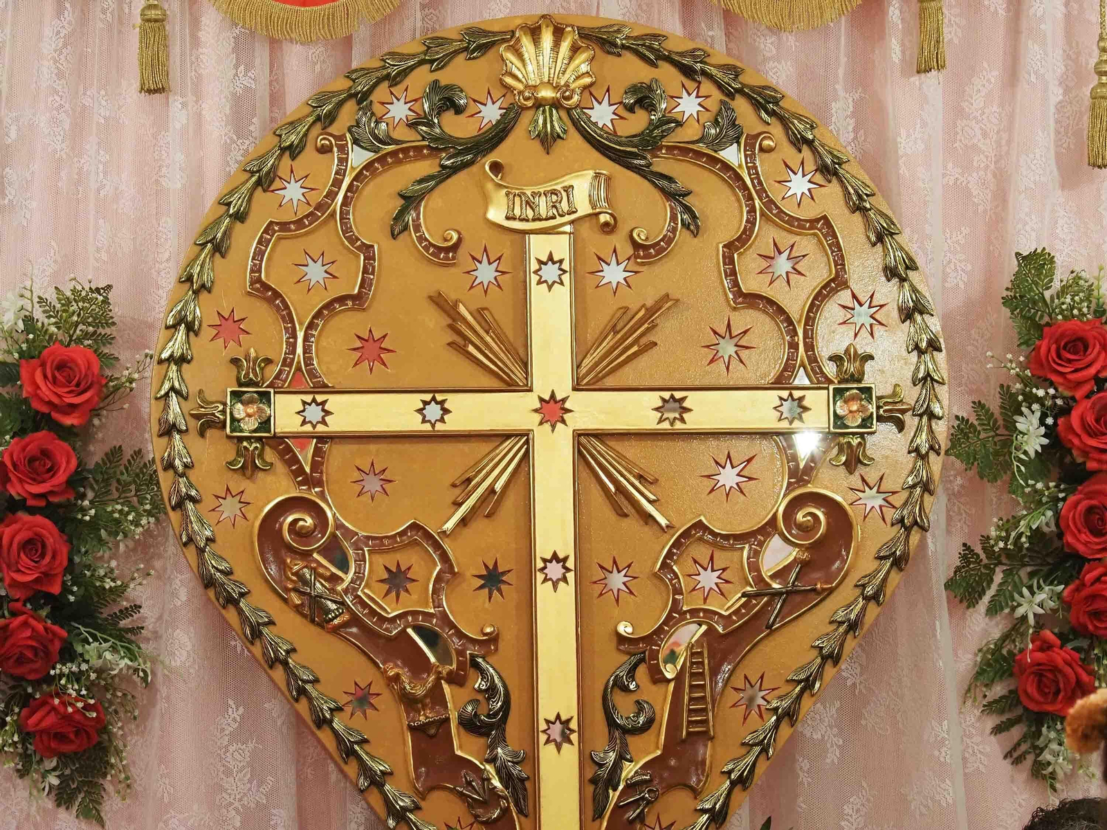 La localidad de Alosno vive con intensidad su festividad de las Cruces de Mayo.