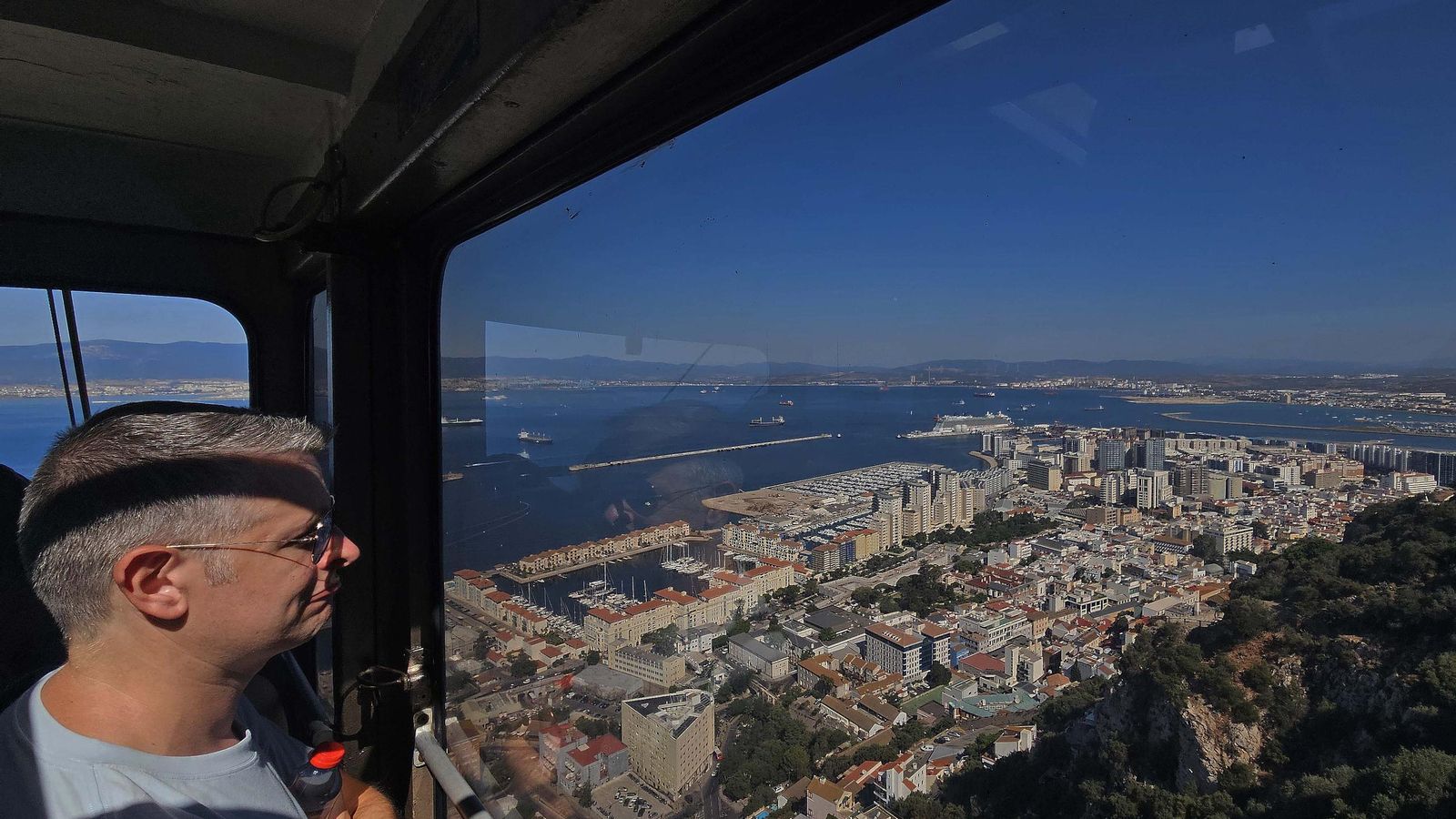 Las impresionantes vistas de la Bahía de Algeciras desde Gibraltar, en imágenes