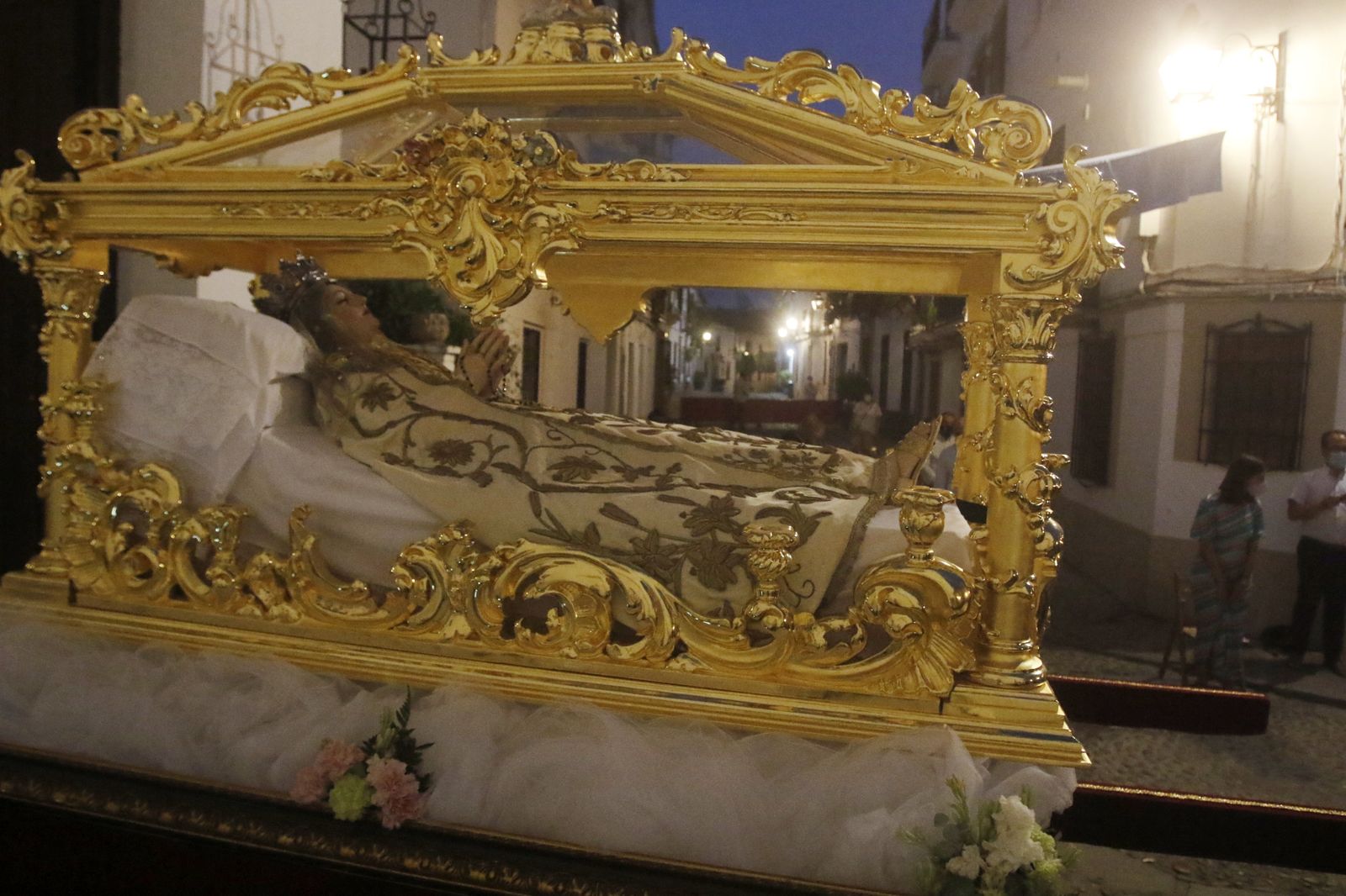 La hermandad de la Virgen del Tránsito de Córdoba celebra su festividad, en imágenes