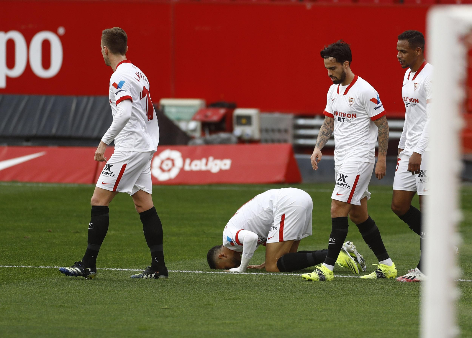 En-Nesyri celebra uno de sus tantos frente al Cádiz.