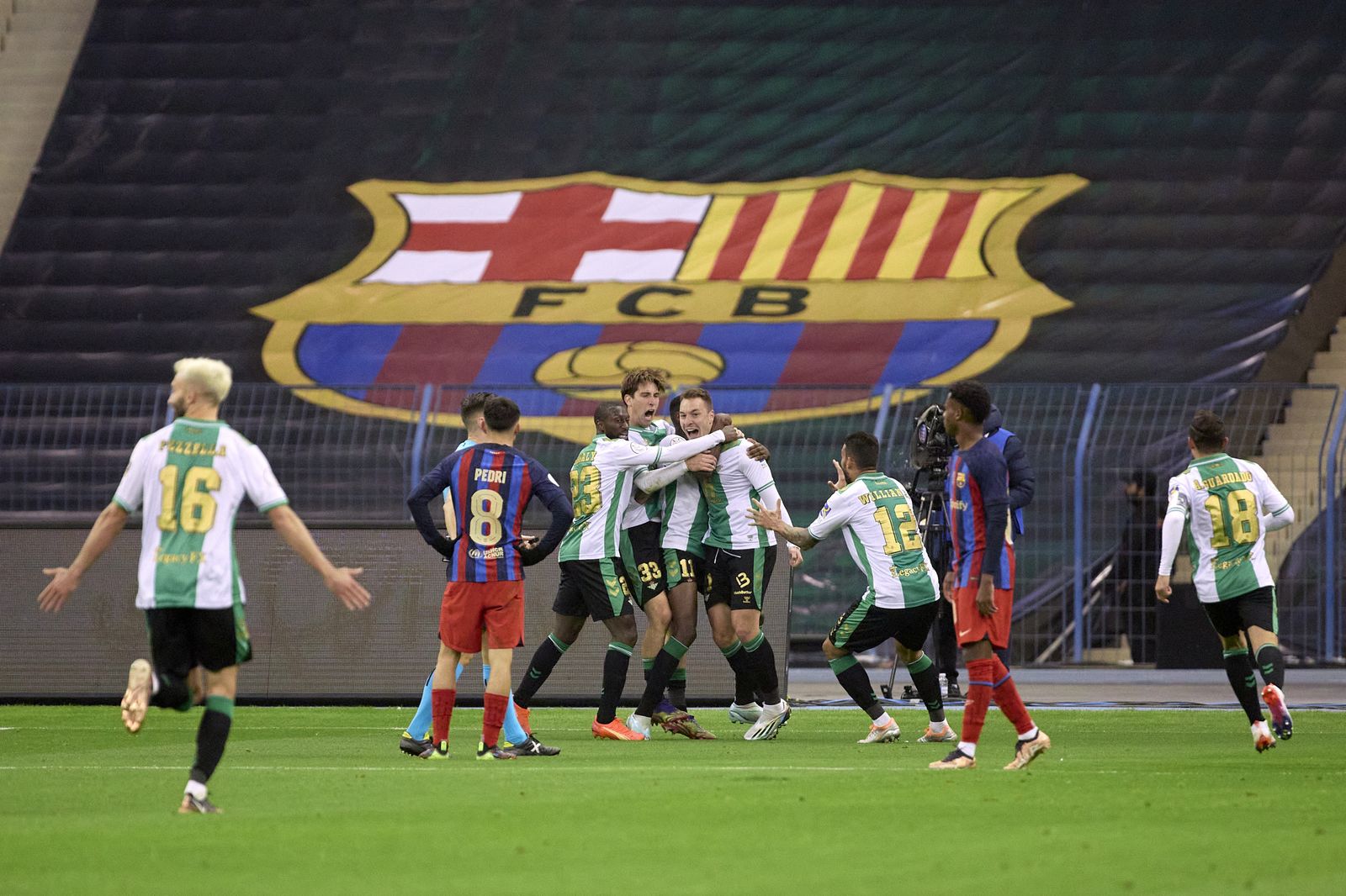 Las fotos de la prórroga y los penaltis del Betis - Barcelona