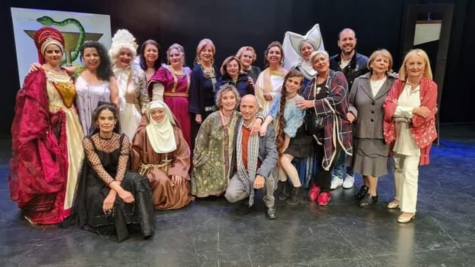 Una obra solidaria en Cúllar Vega visibiliza una asociación de madres monoparentales