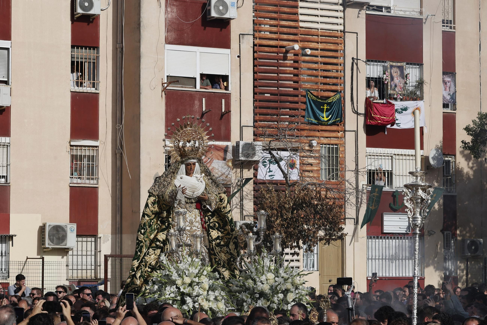 Las Tres Mil se empapa de Esperanza