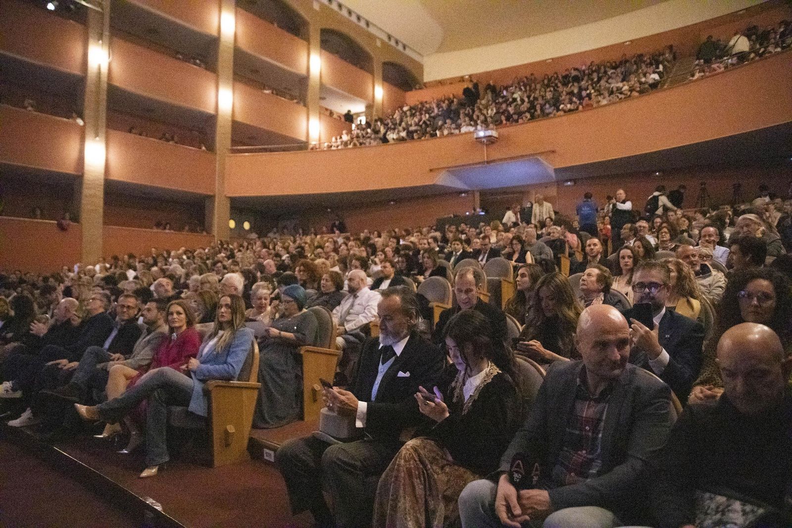 El estreno en Almería del largometraje documental "Concha Robles", en imágenes