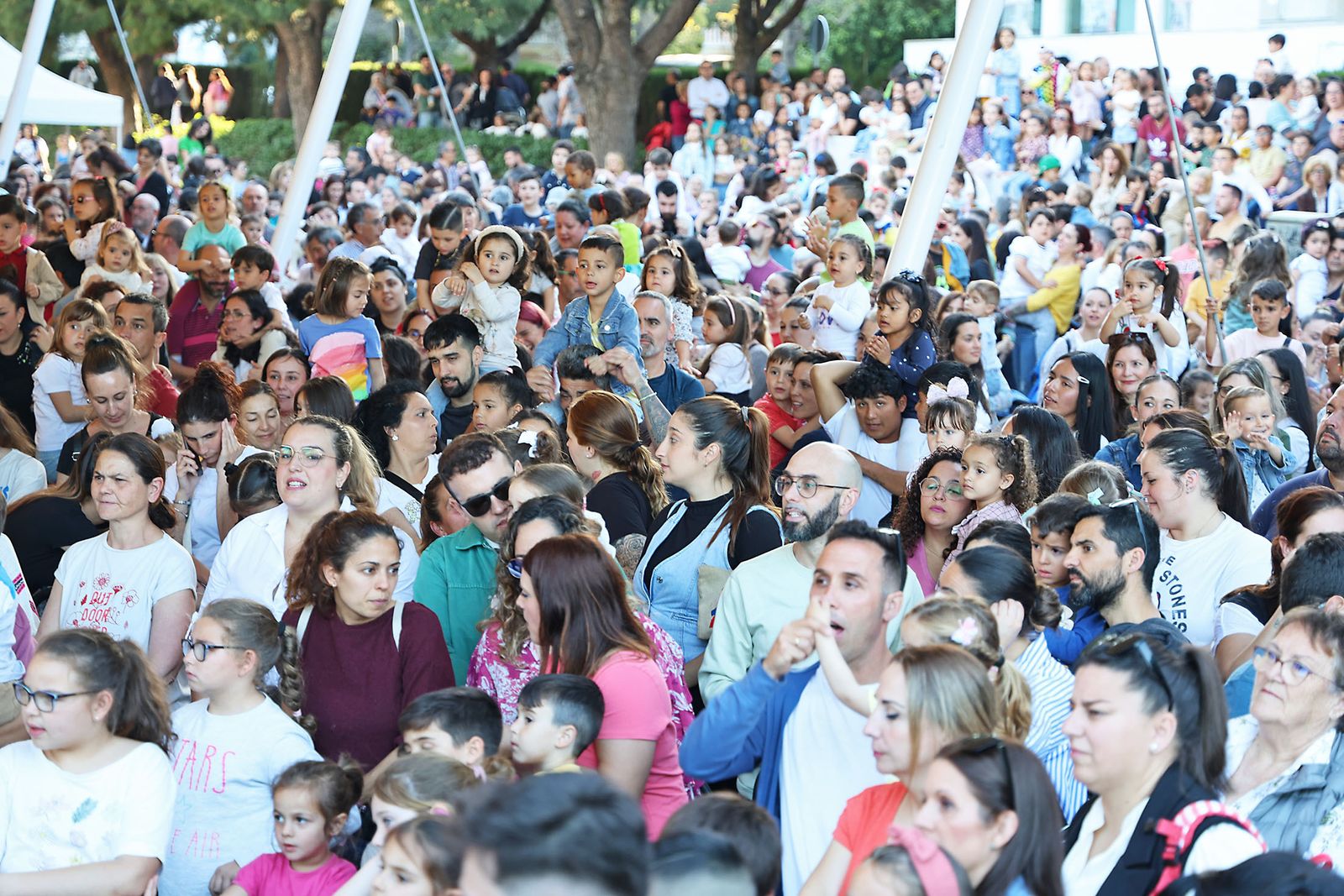 Imágenes del Festival Mundial de Foodtrucks y los cantajuegos DIsney en Huelva