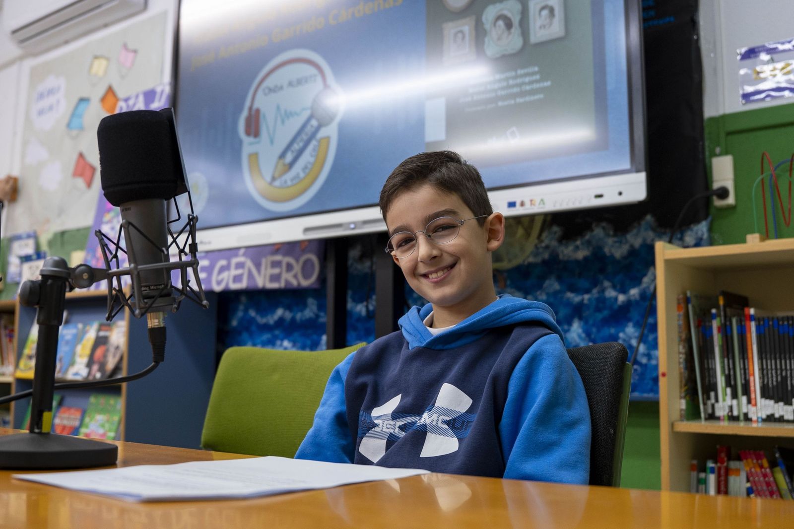 Las imágenes del estreno de la radio escolar 'Onda Alberti' y su primer programa dedicado a la ciencia