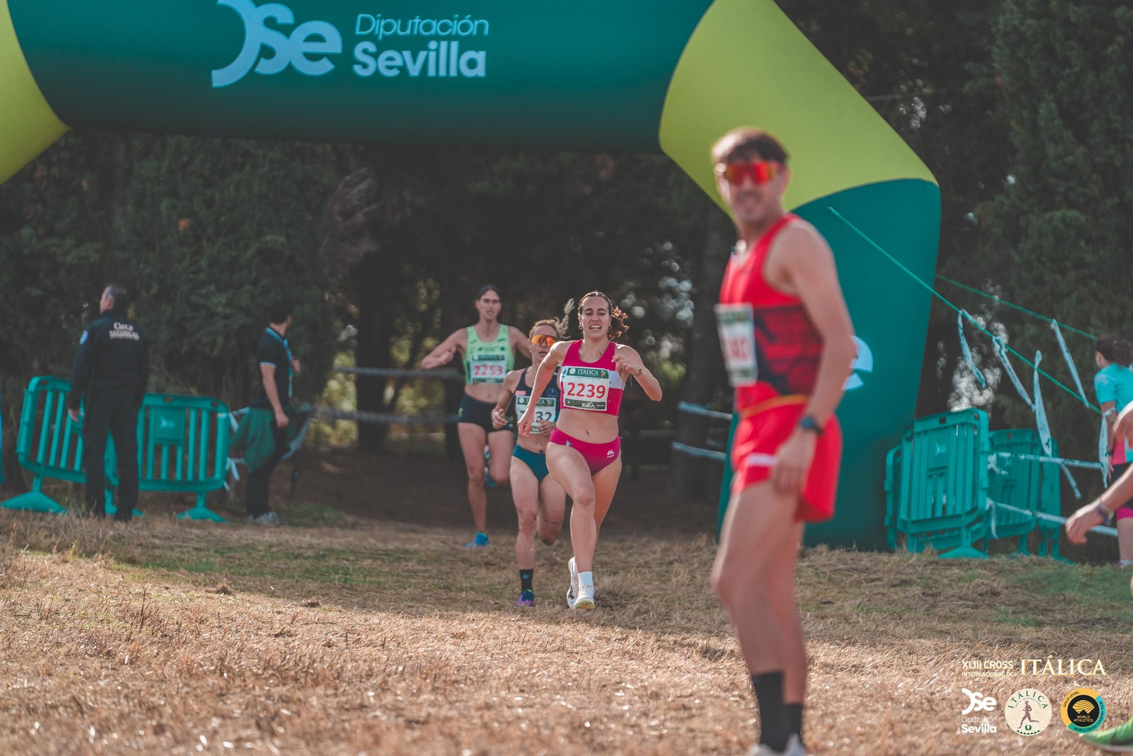 Búscate en las fotos del Cross de Itálica 2025 | 3