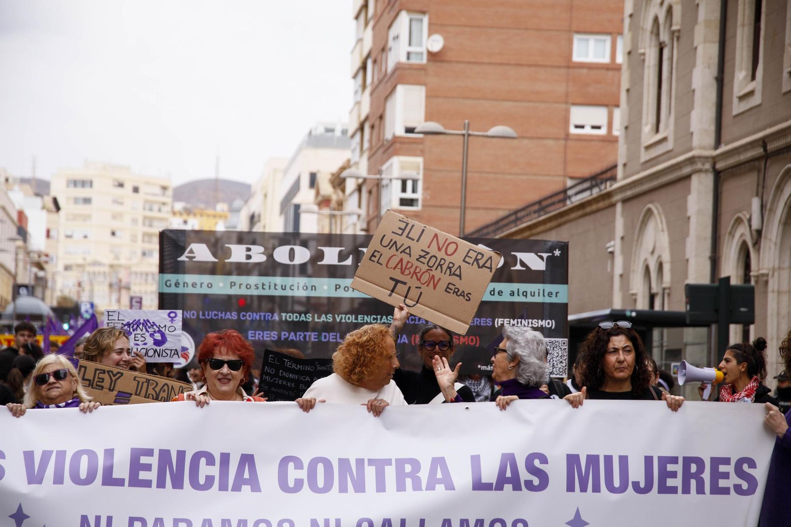 Las imágenes de la manifestación realizada por la Plataforma de Acción Feminista en Almería