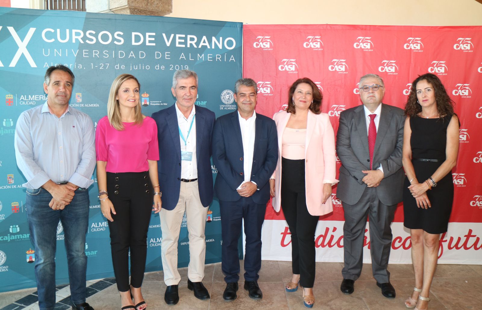 Imagen de las autoridades en la inauguración del curso de verano de la UAL, con Miguel Vargas, Carmelo Rodíguez y Carmen Crespo, en el centro.