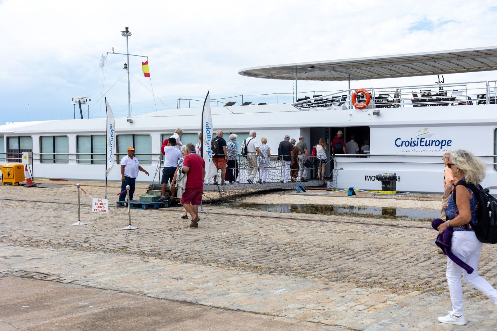 Las impresionantes imágenes del buque La Belle de Cadix en el Puerto de Huelva