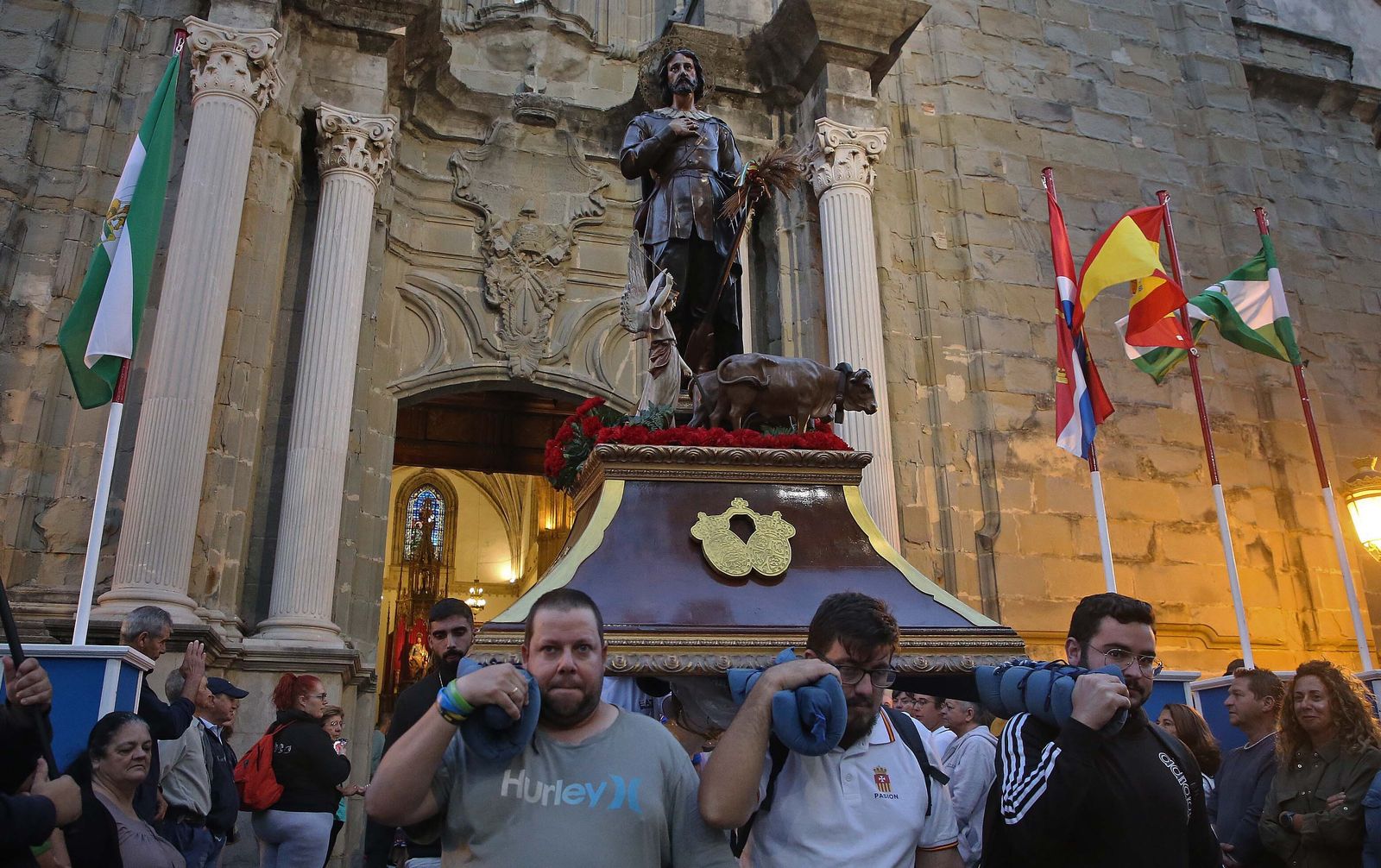 El regreso a su templo de la Virgen de la Luz de Tarifa, en imágenes