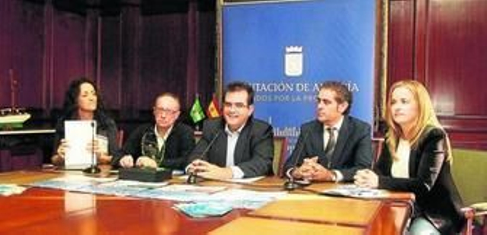 El diputado Antonio Jesús Rodríguez con Mónica López, Adolfo García de Viana, Antonio Torres y María Luisa Cruz.