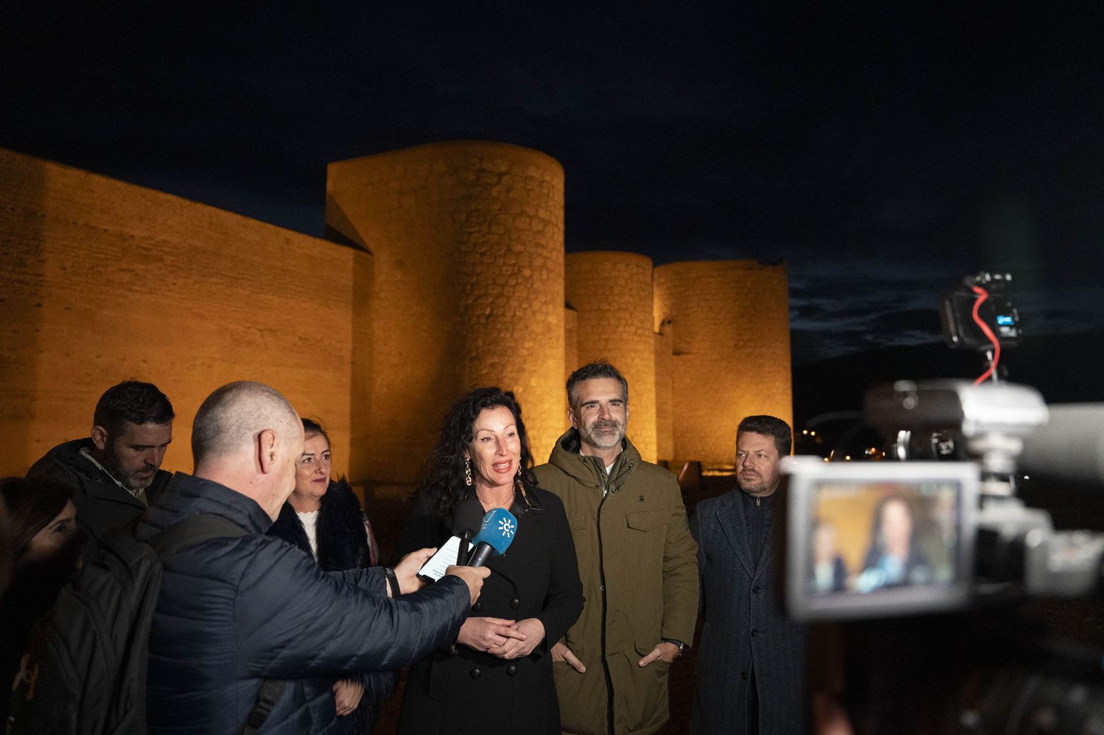 Las murallas del Cerro de San Cristóbal se encienden para iluminar Almería