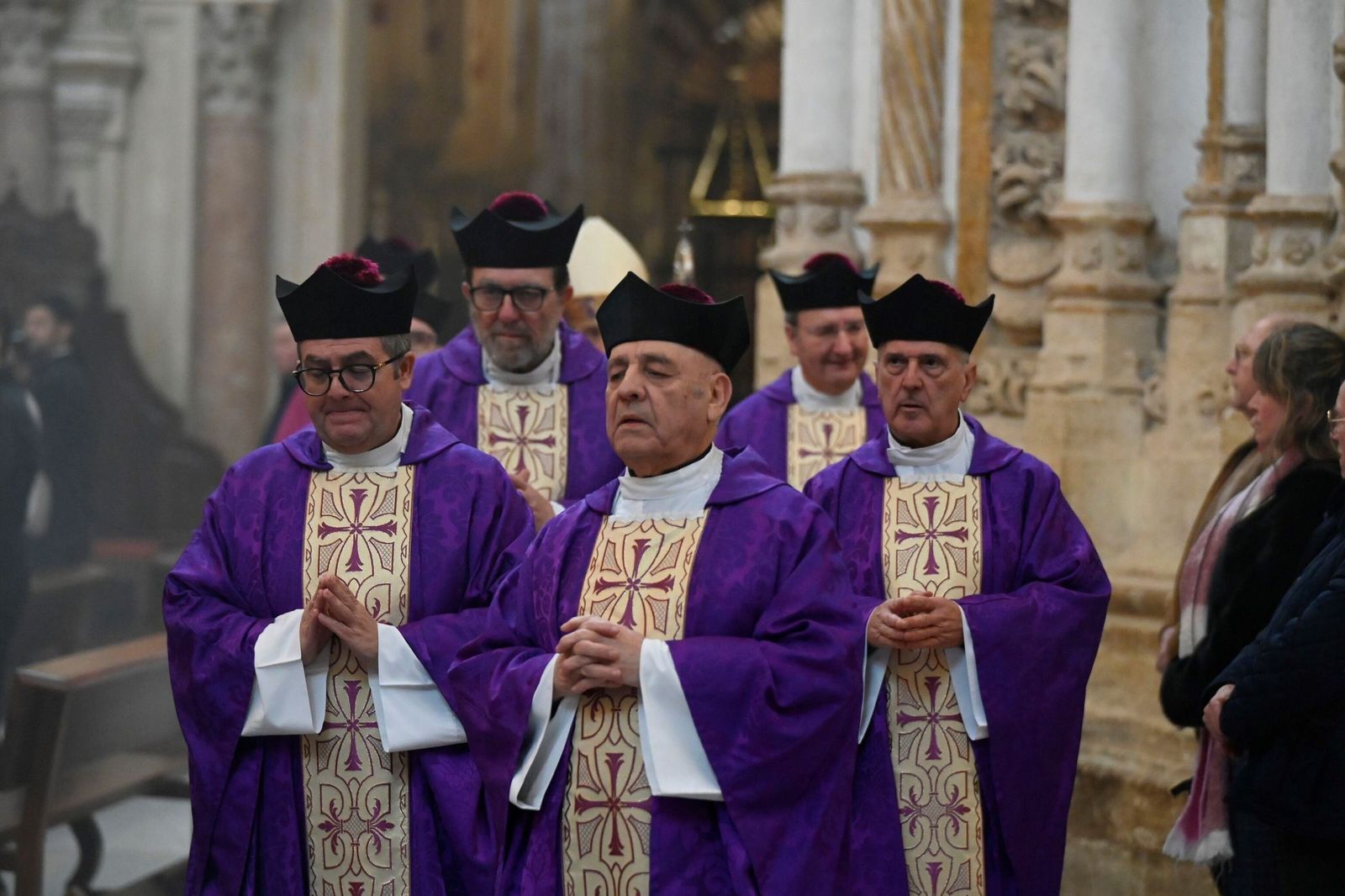 El Miércoles de Ceniza en la Catedral de Córdoba, en imágenes