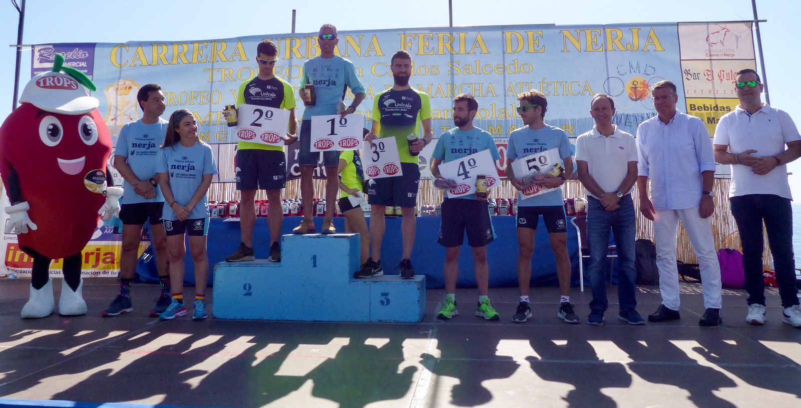 Podio de la Carrera Urbana Feria de Nerja.