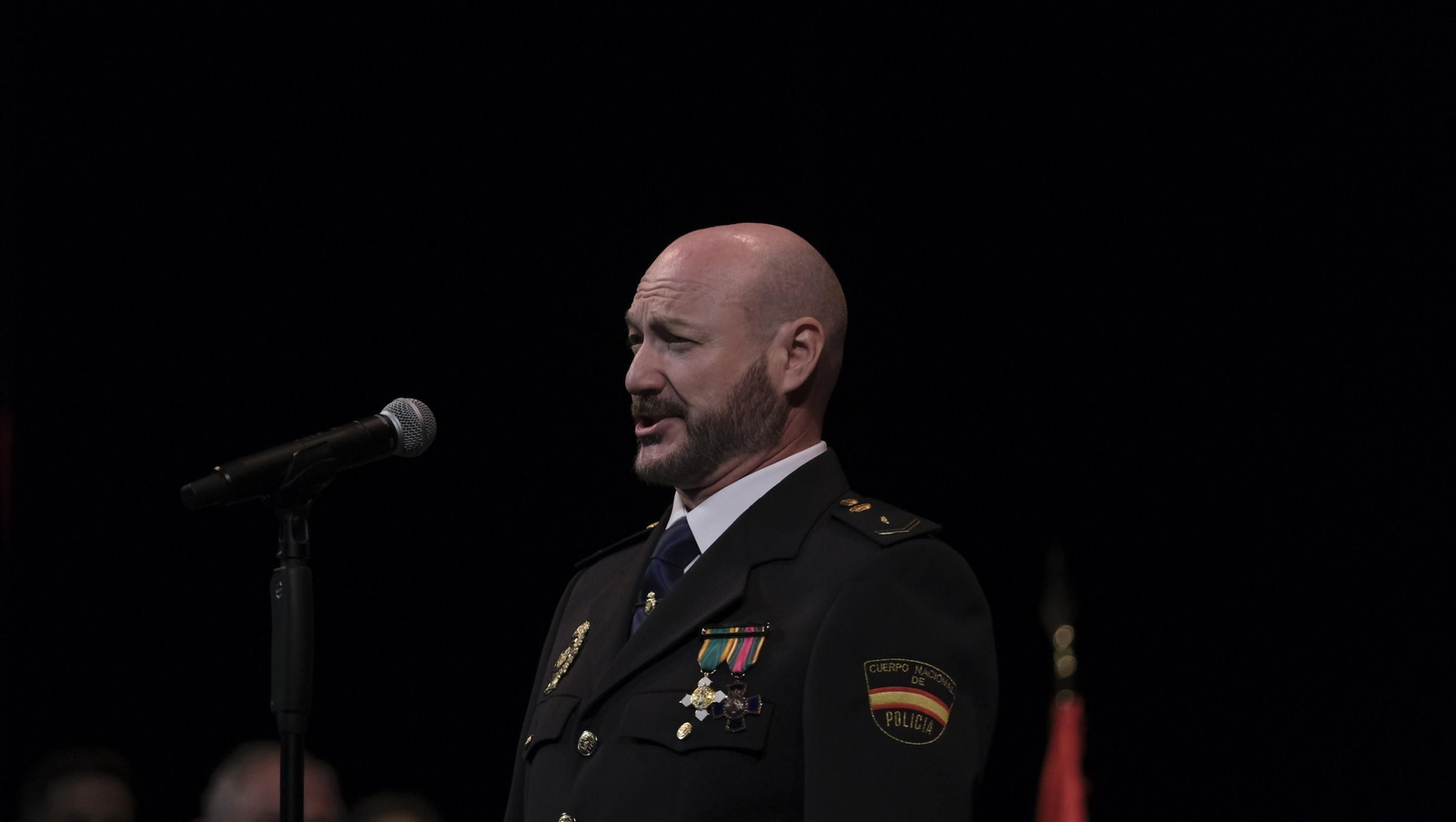 Así ha sido la celebración del Día de la Policía Nacional de Almería en el Maestro Padilla, en imágenes