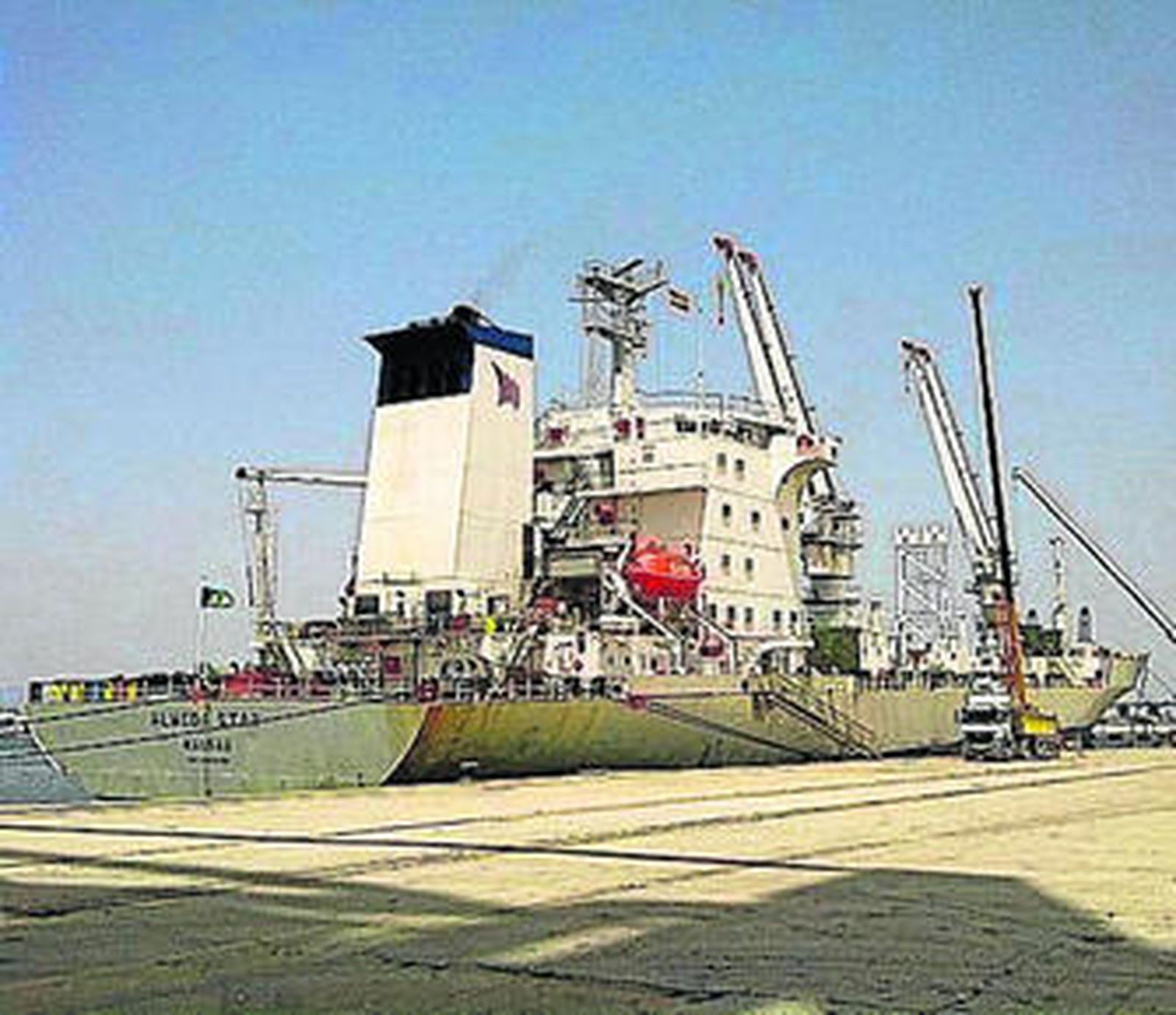 Imagen del 'Almeda Star', tomada la pasada semana en Algeciras.