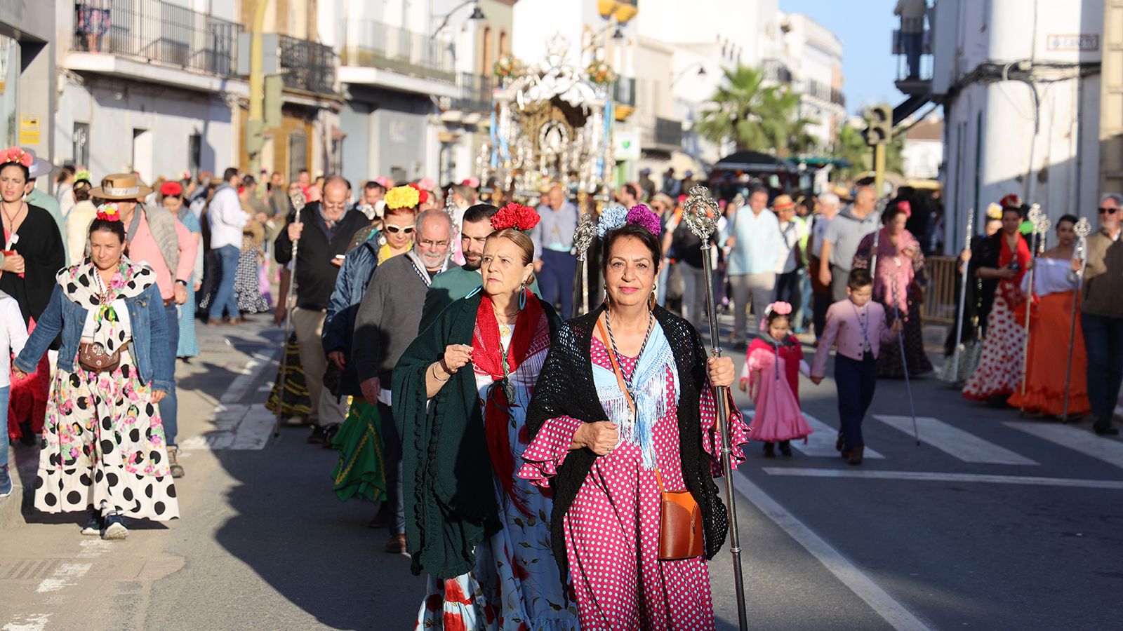 Salida de la Hermandad del Rocío de San Juan del Puerto.