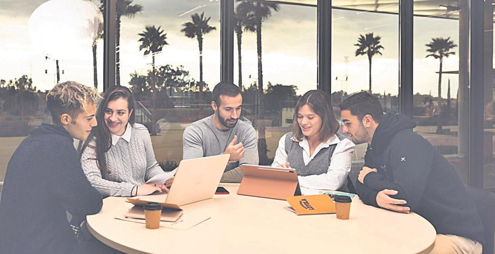 Universidad Loyola, para los lideres del futuro