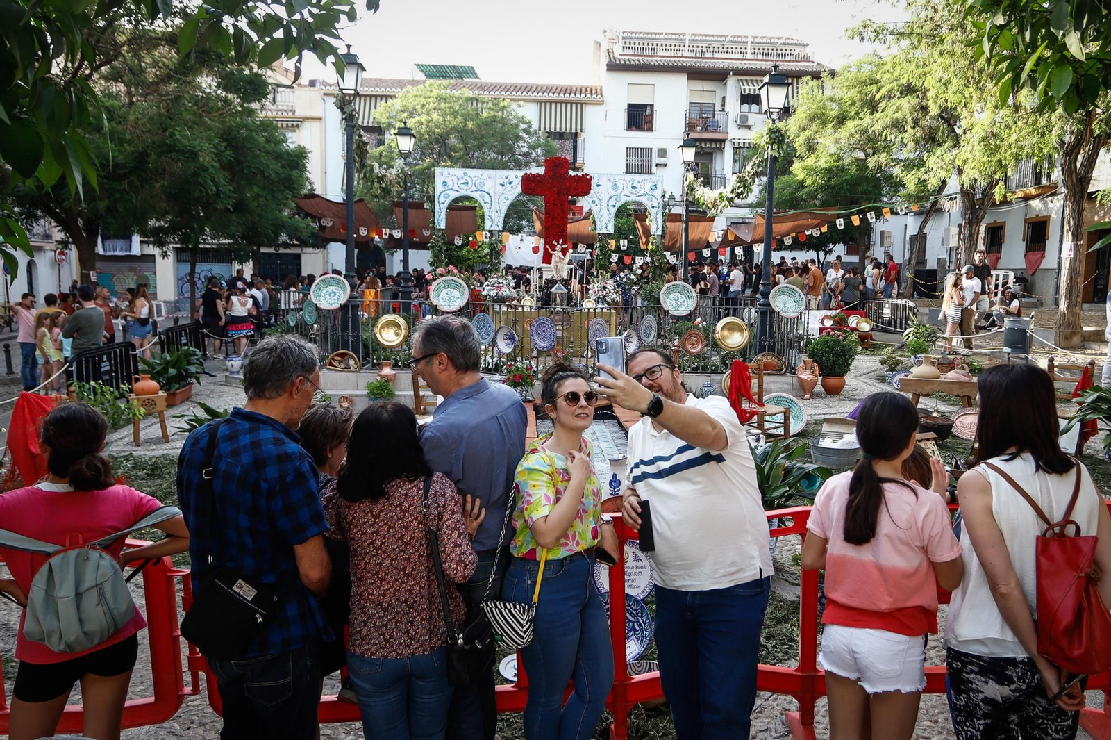 Así celebra Granada sus Cruces, en imágenes
