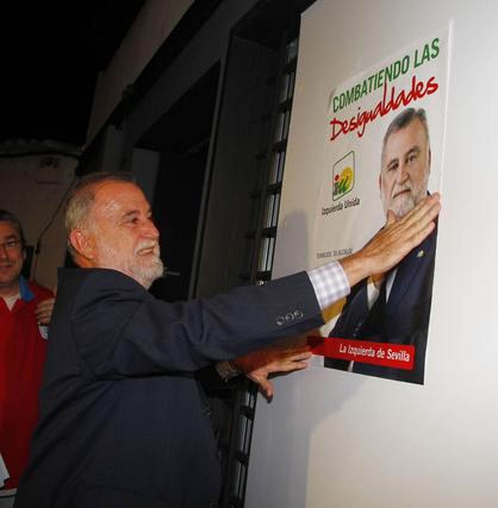 IU fue el único grupo municipal que mantuvo la tradicional pegada de carteles.

Foto: Victoria Hidalgo
