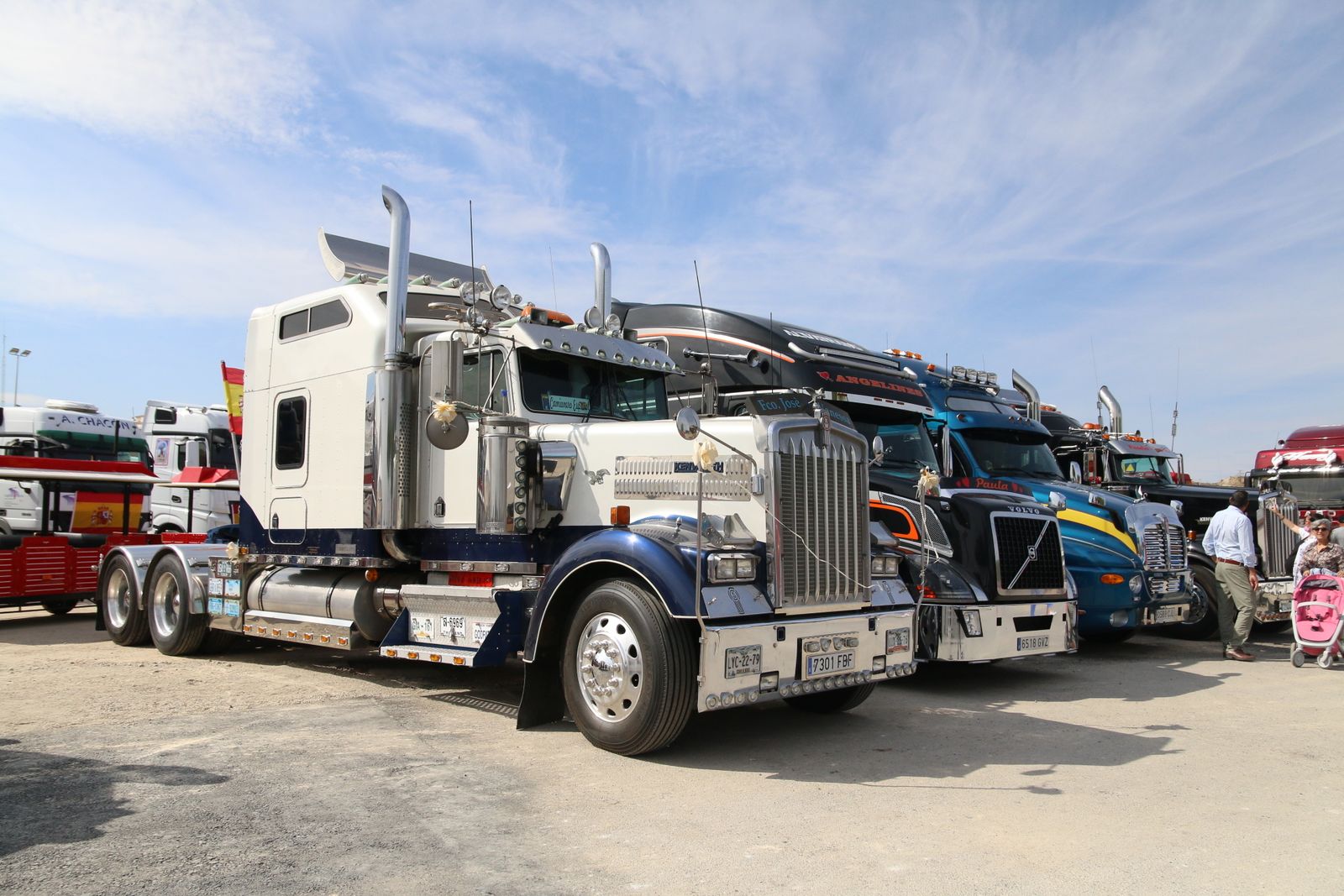 Albox vive un fin de semana entre camiones, autocaravanas y coches clásicos