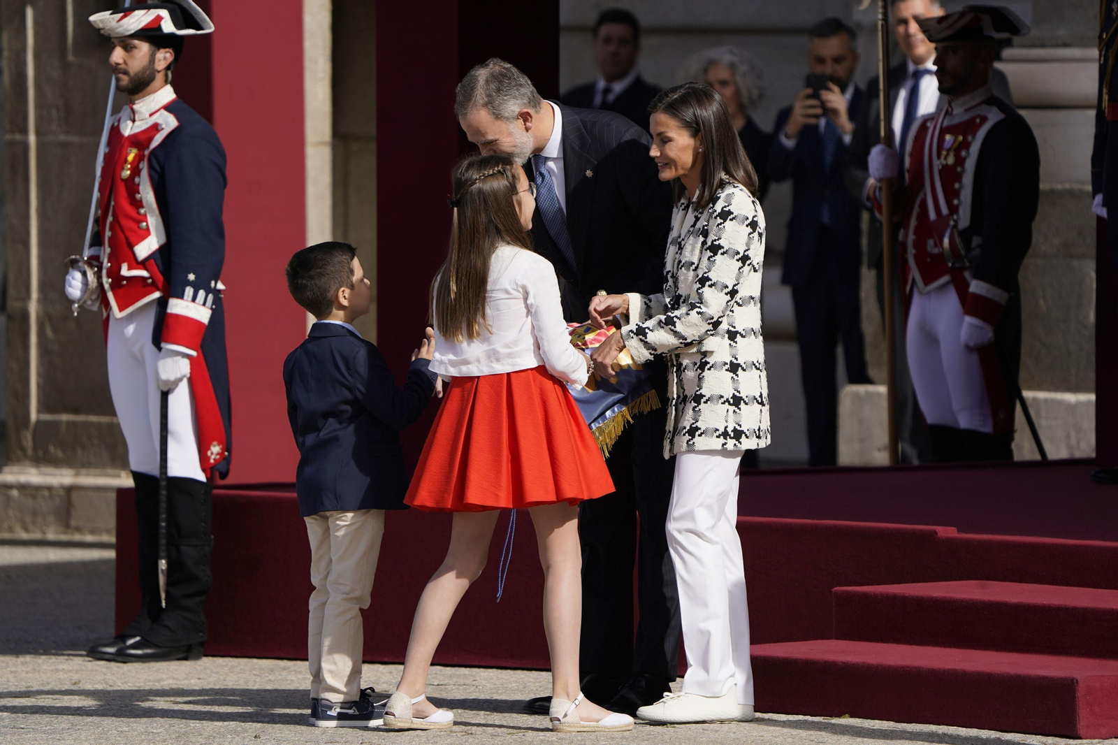 Los Reyes presiden los actos del bicentenario de la Policía Nacional