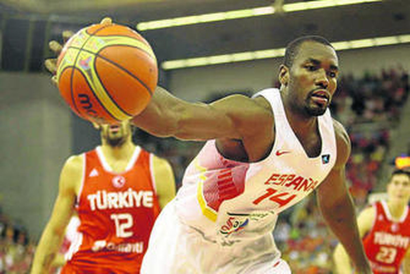 El remozado Palacio de los Deportes de Granada se llenó como en las mejores ocasiones para disfrutar del ensayo previo a lo que será el Mundial de baloncesto.