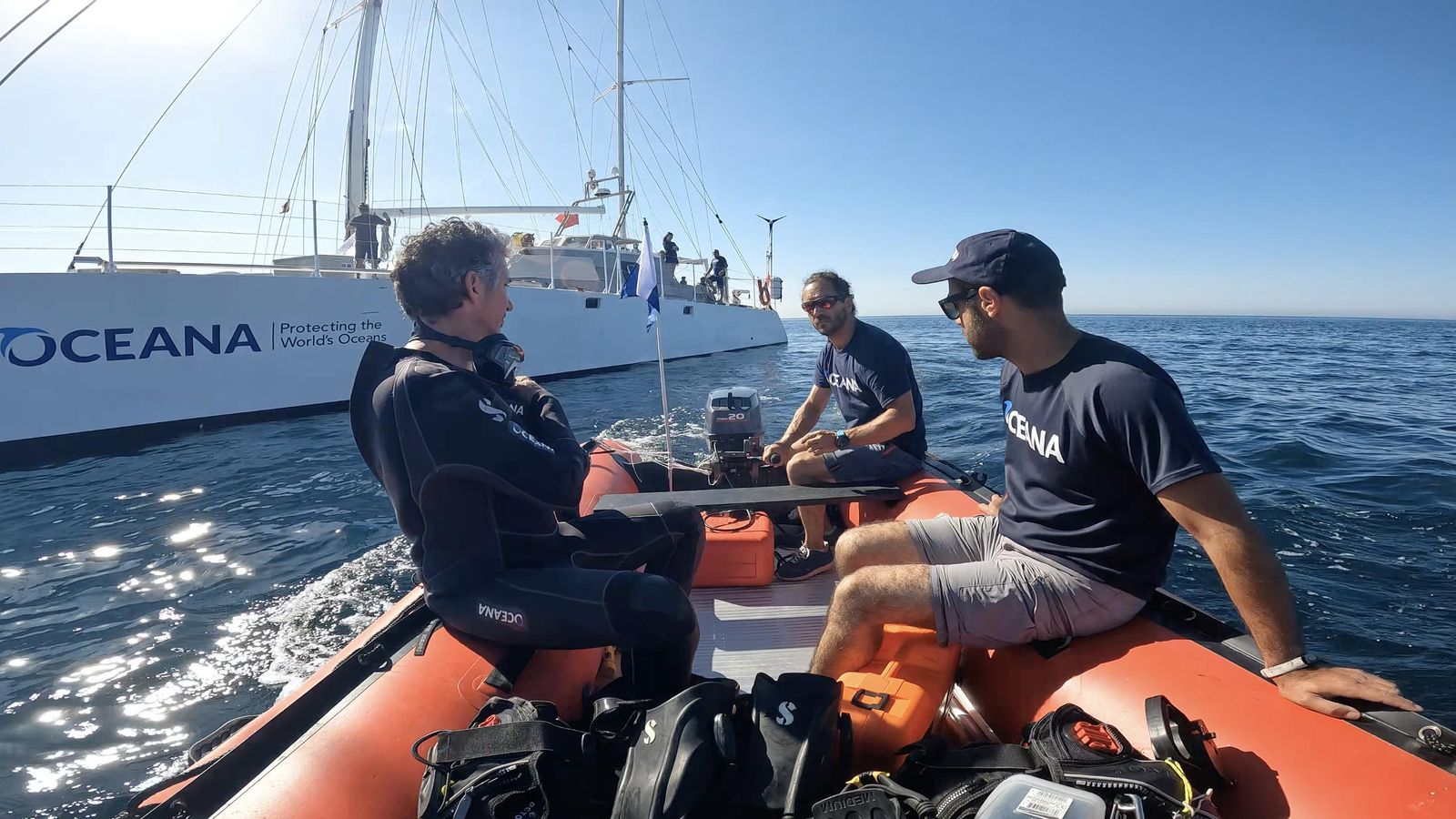 La expedición de Oceana durante las inmersiones en aguas del Poniente almeriense