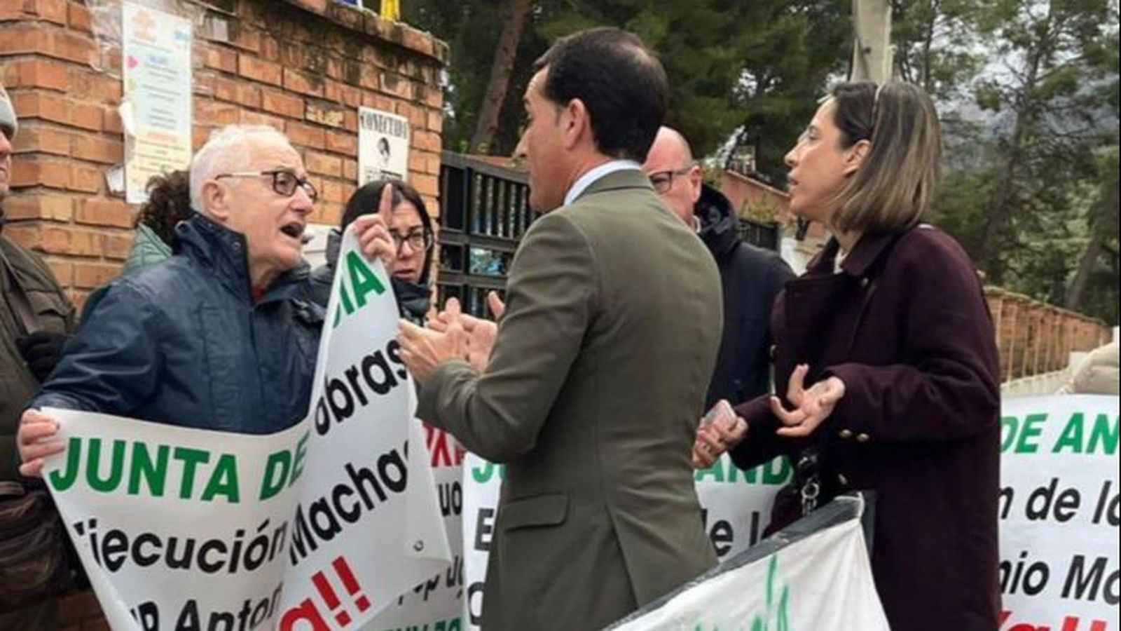 Protesta de Peal de Becerro en Quesada.