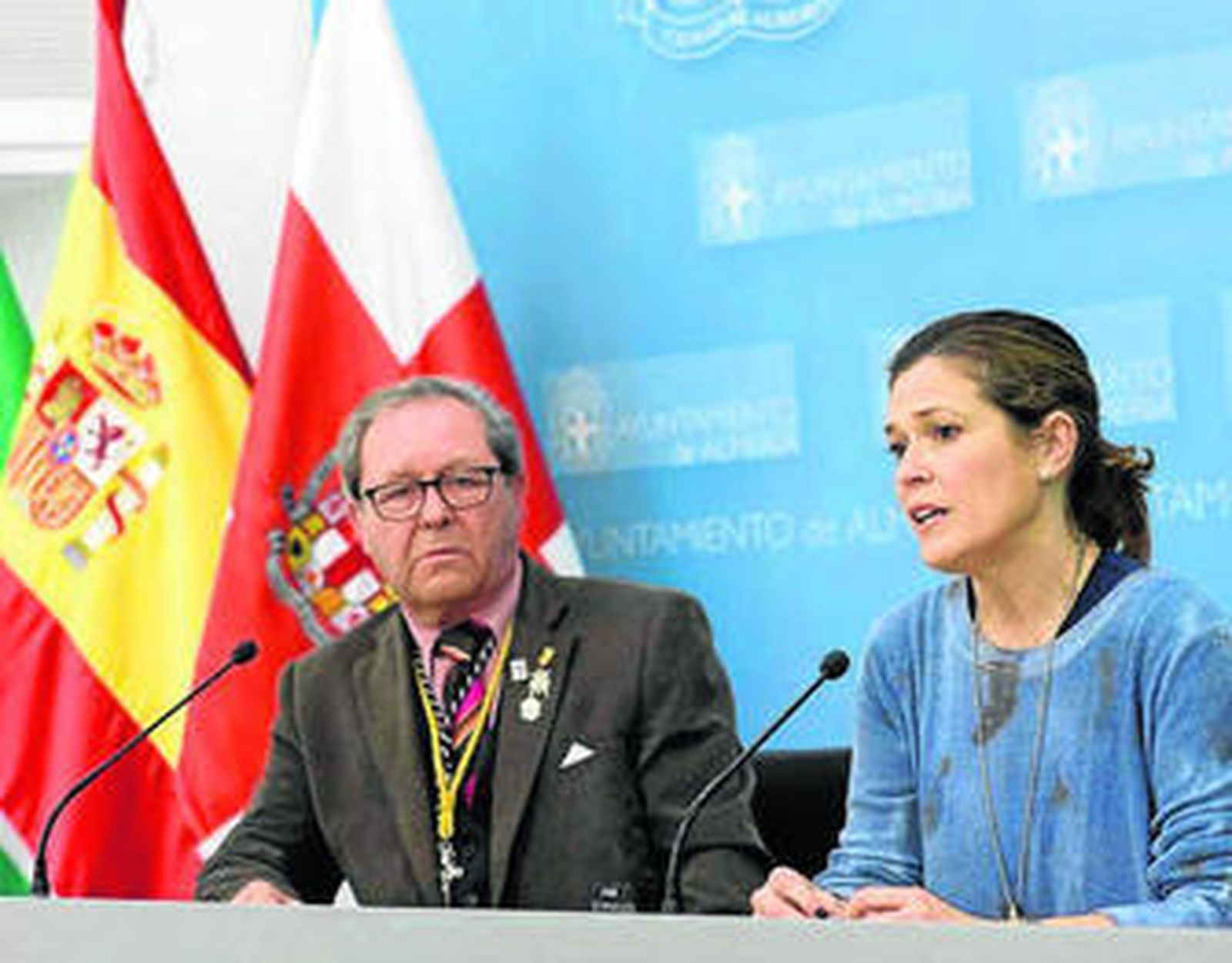 Juan Román Fernández con Ana Martínez Labella.