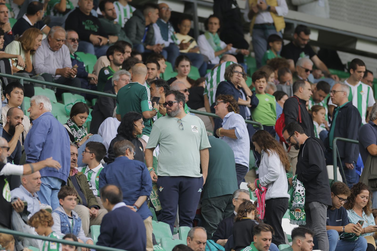 Búscate en las fotos del Betis-Osasuna