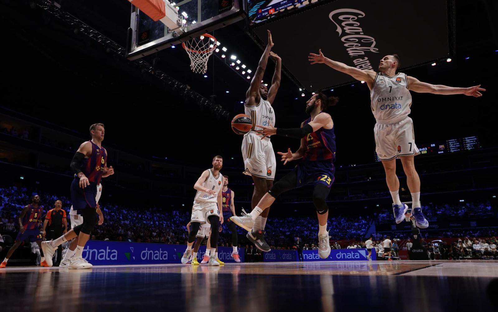 El Barça cae en Dubái antes de medirse al Unicaja
