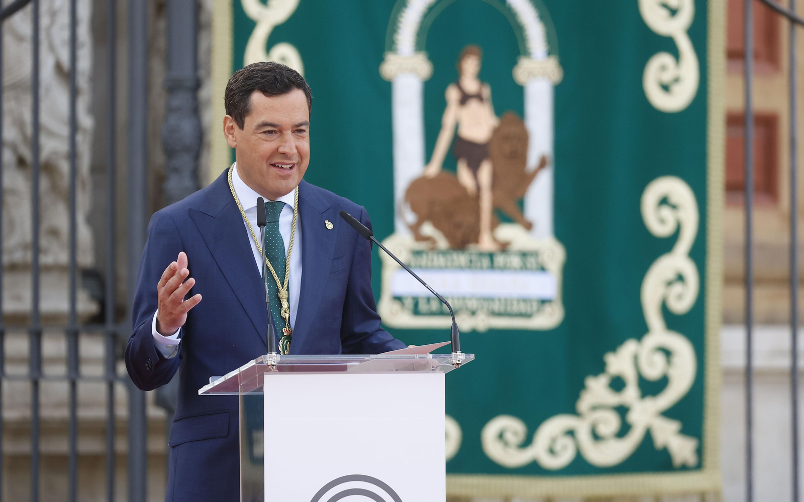 La toma de posesión de Juanma Moreno en imágenes