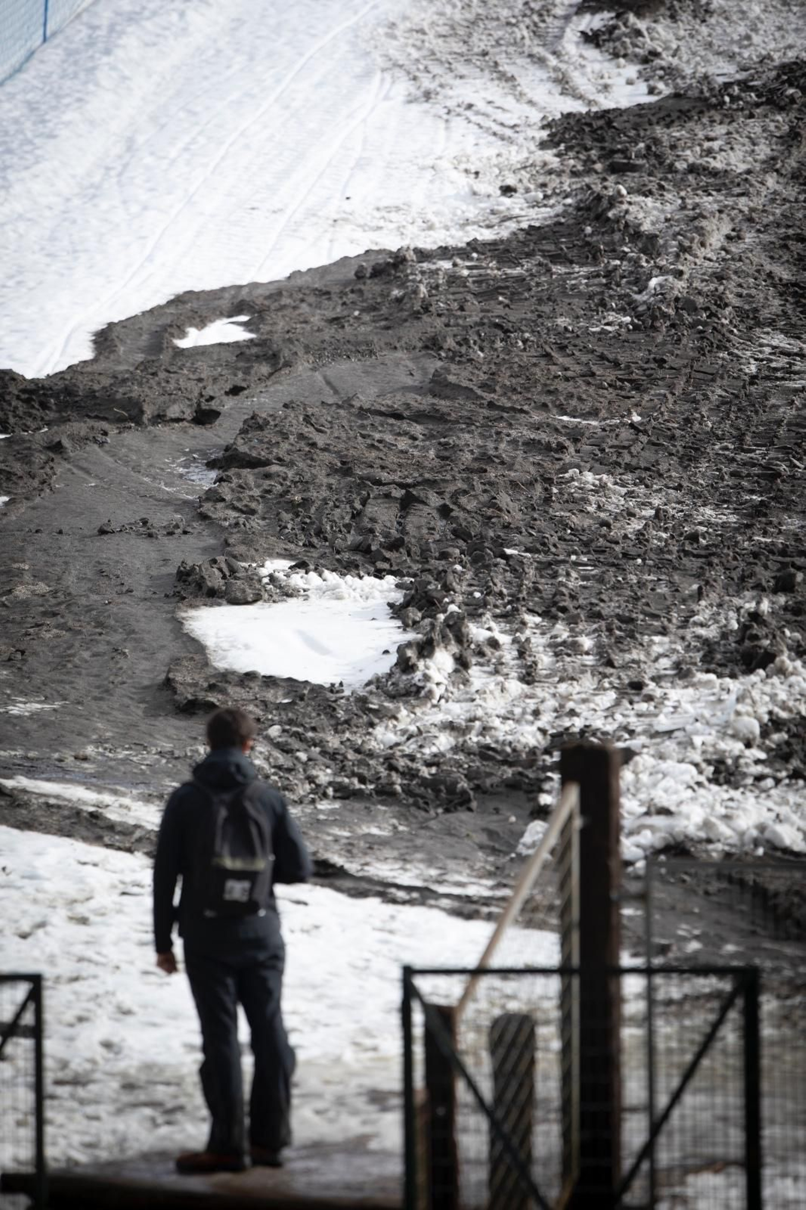 Fotogalería | La lengua de agua, nieve y barro que inunda Sierra Nevada