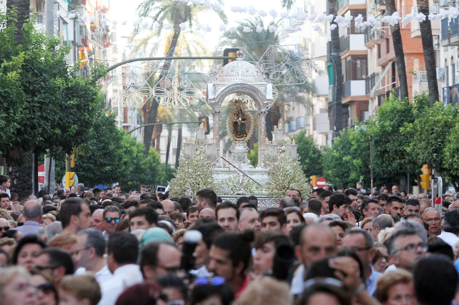 Imágenes del traslado de la Virgen de la Cinta desde la catedral hasta su santuario