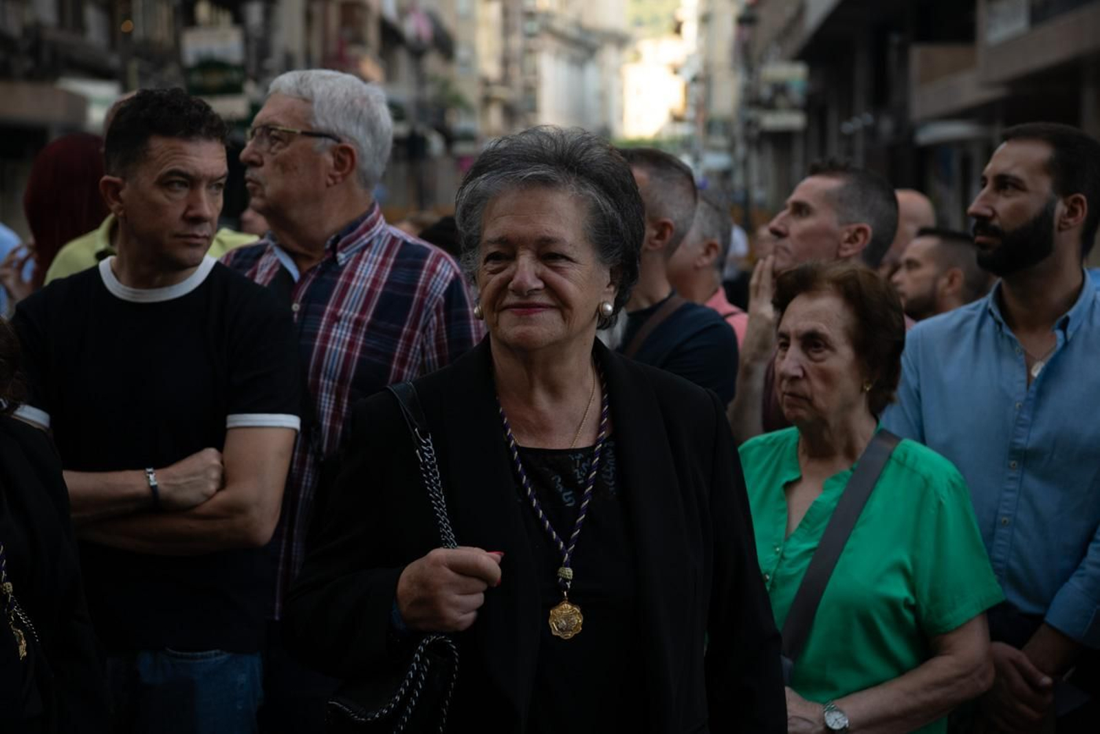 Una marea de devoción inunda Jaén al paso de la Magna, en imágenes