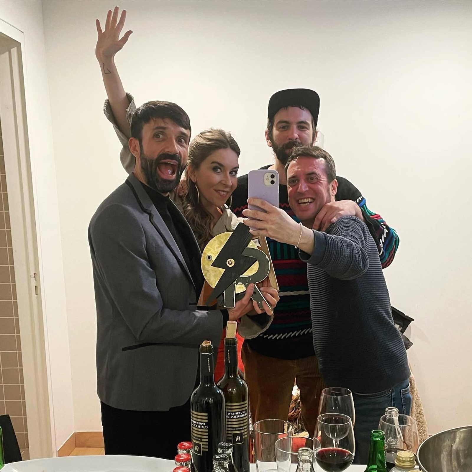 El equipo celebrando el Premio Ruido 2023
