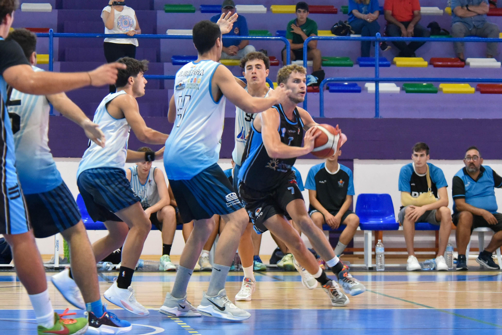 Las fotos de la semifinal de la Copa Diputación de baloncesto: ULB-Cimbis