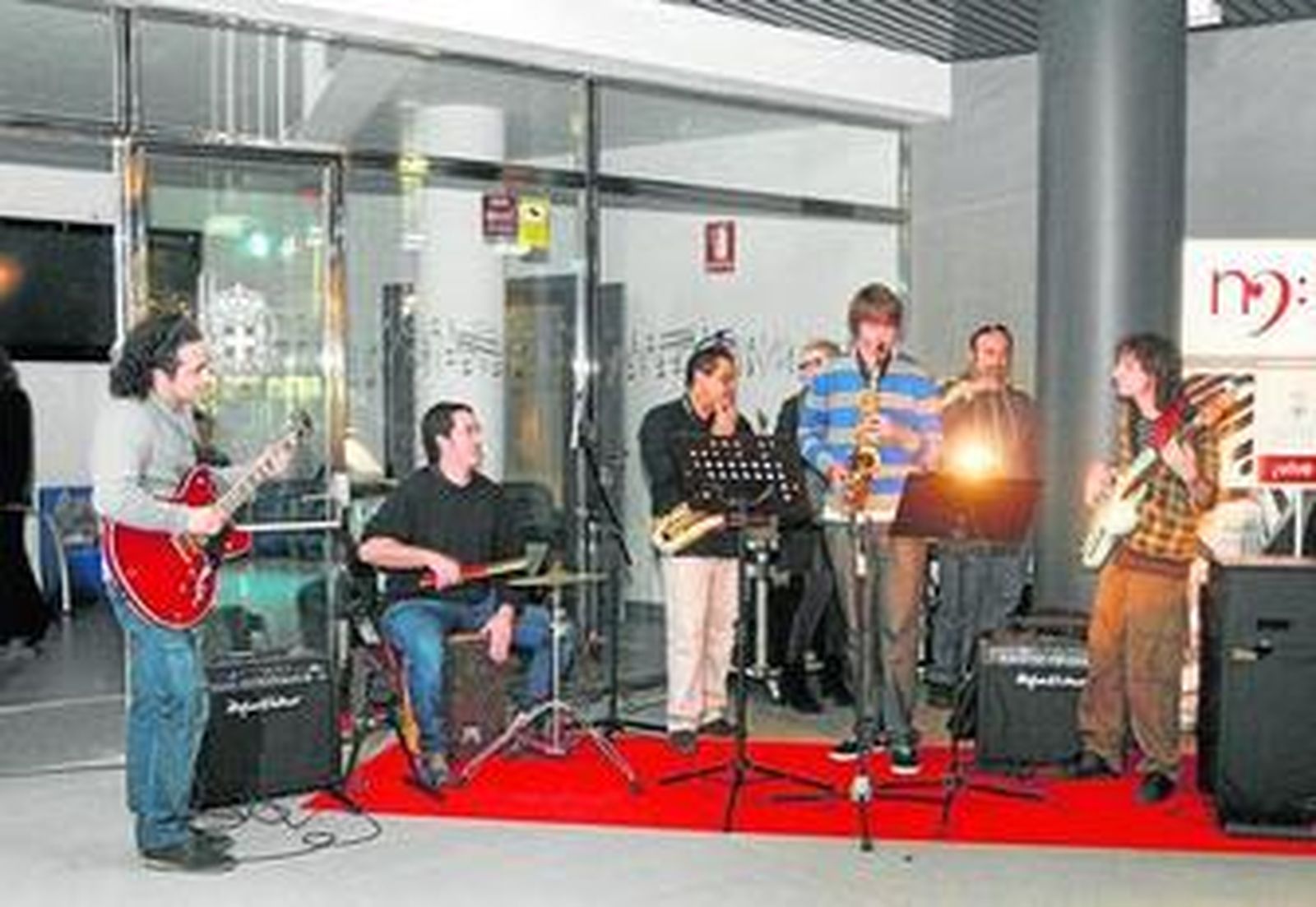 Taller para niños realizado en la Escuela de Música de Almería.