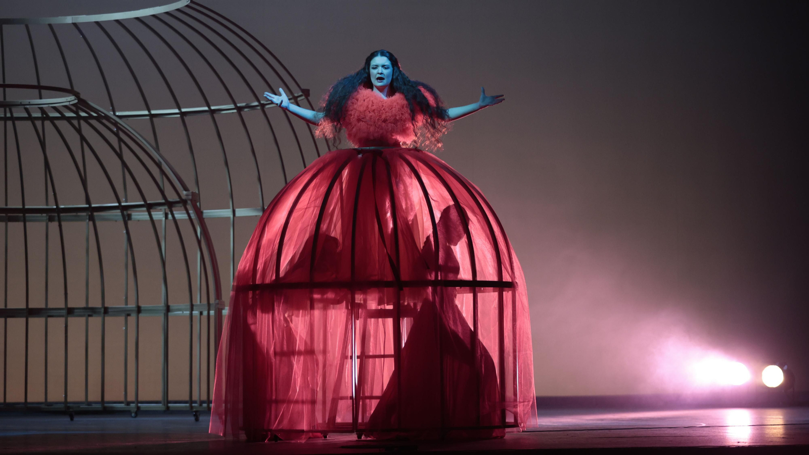 Las imágenes de la ópera "La Mujer Tigre"