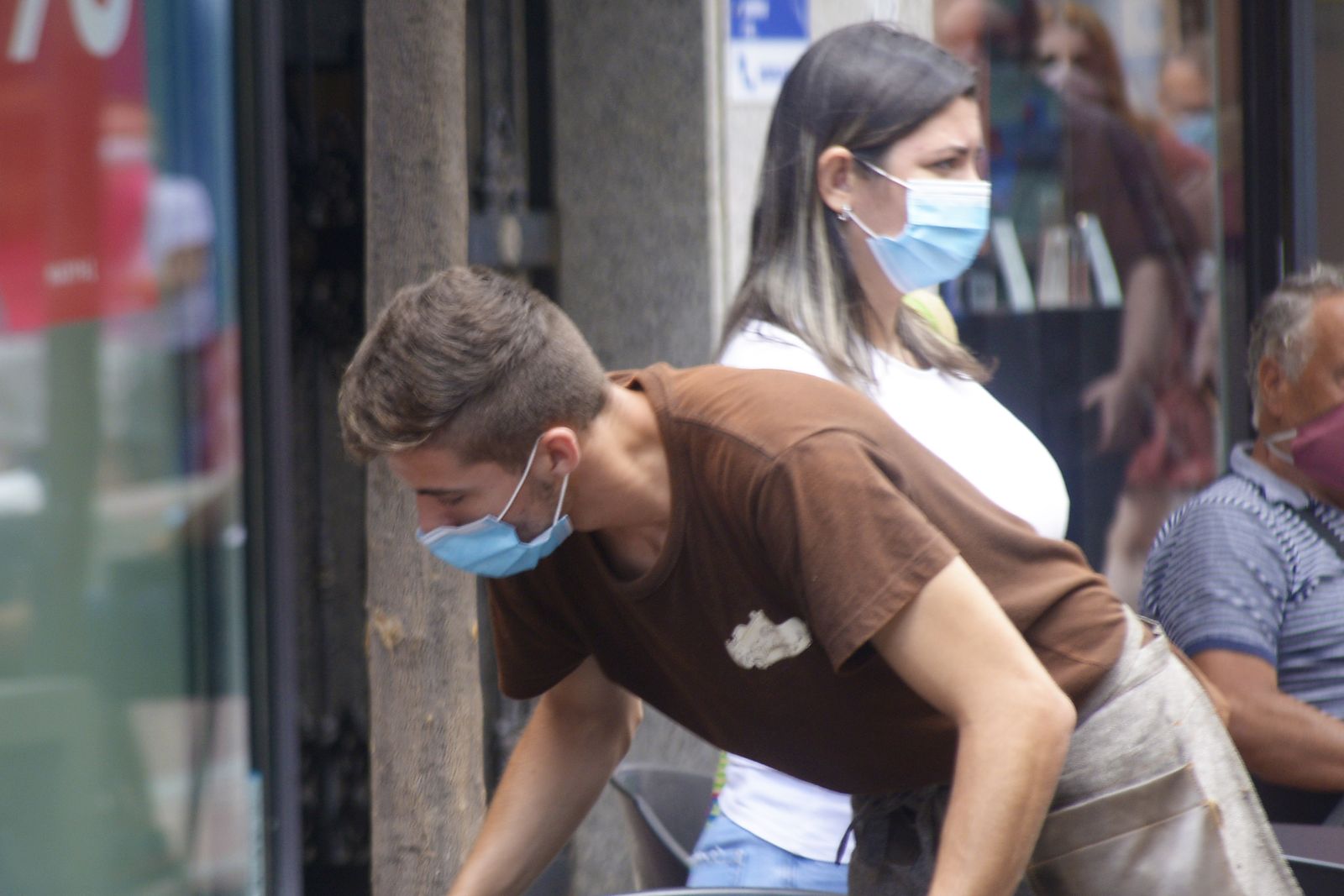 Imágenes del primer día de obligatoriedad de las mascarillas en Algeciras: