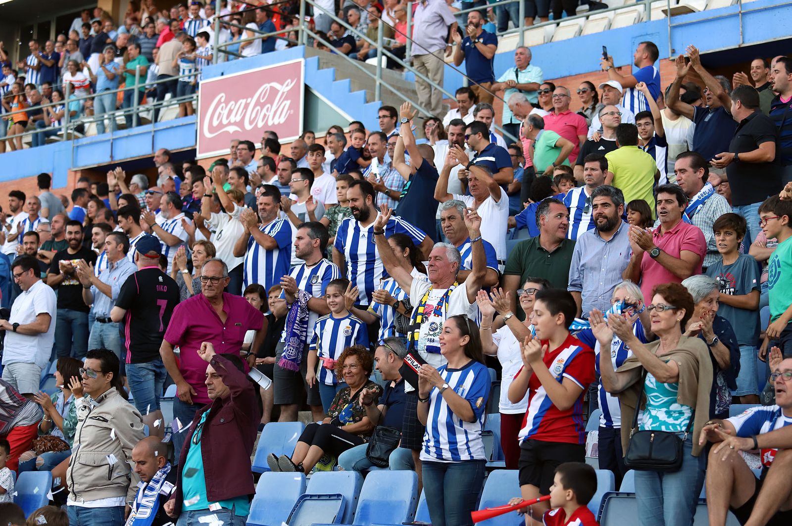 Imágenes del mejor ambiente en el Estadio Nuevo Colombino