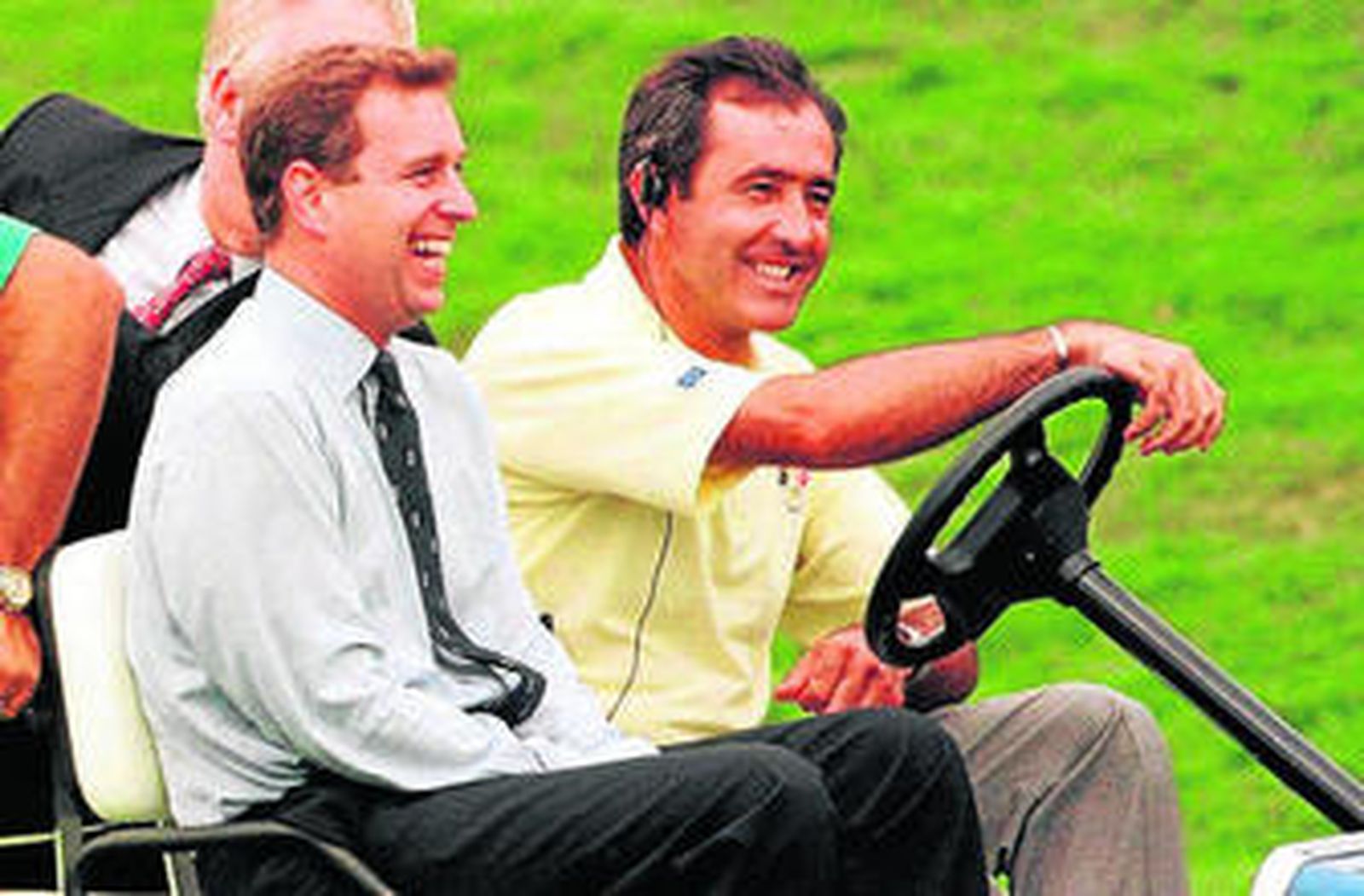 Ballesteros conduce junto al príncipe Andrés de Inglaterra.