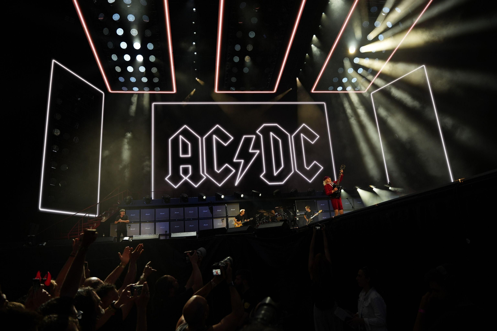 Las imágenes del primer concierto de AC/DC en Sevilla por su gira 'Power Up Tour 2024'