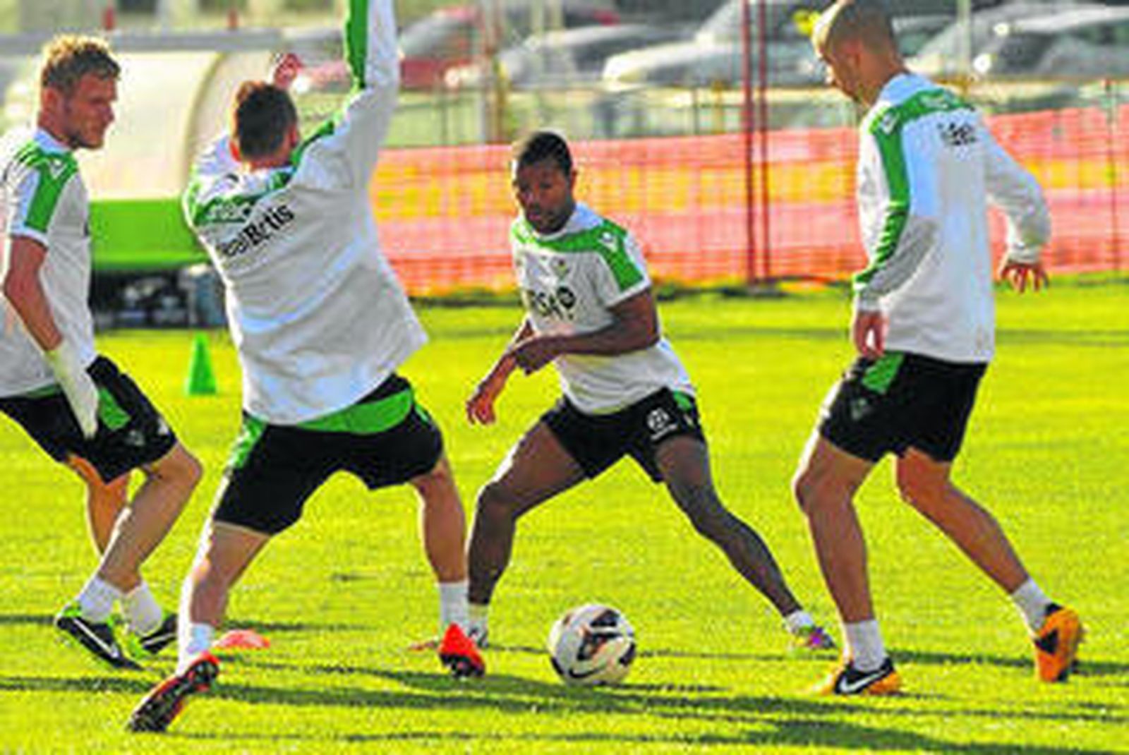 Pabón, en el entrenamiento entre Perquis y Molins.