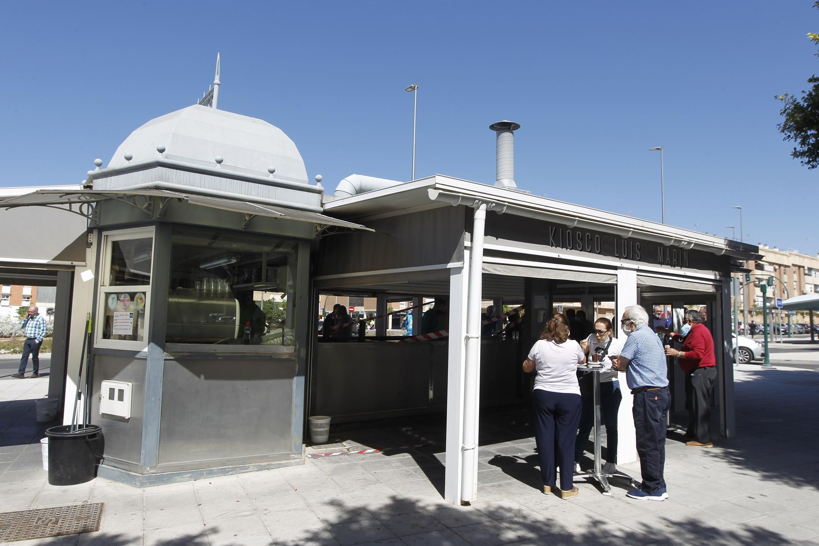 Primer día de apertura de la hostelería en Almería. Coronavirus-COVID-19